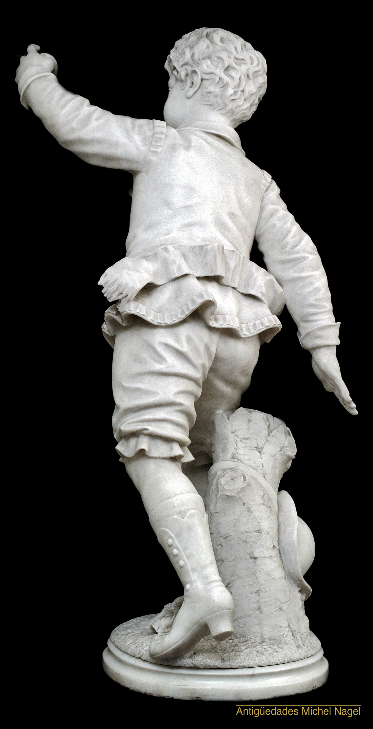 Escultura de niño con perro en mármol blanco — foto 2
