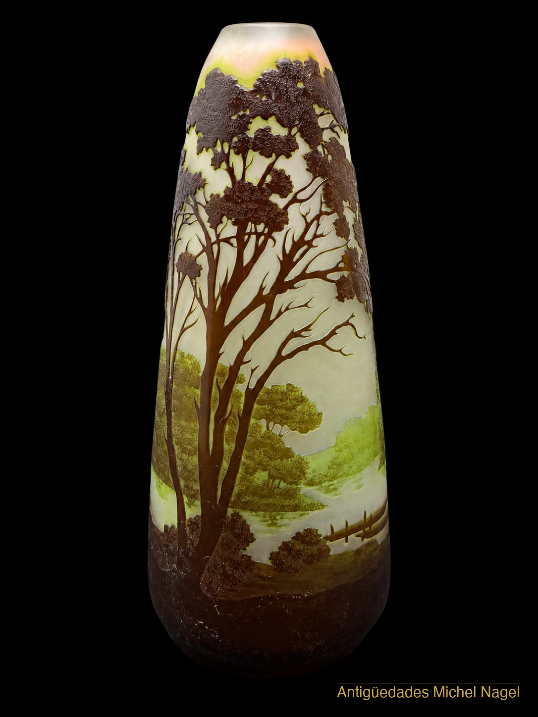 Jarrón de cristal camafeo con paisaje lacustre — foto 3